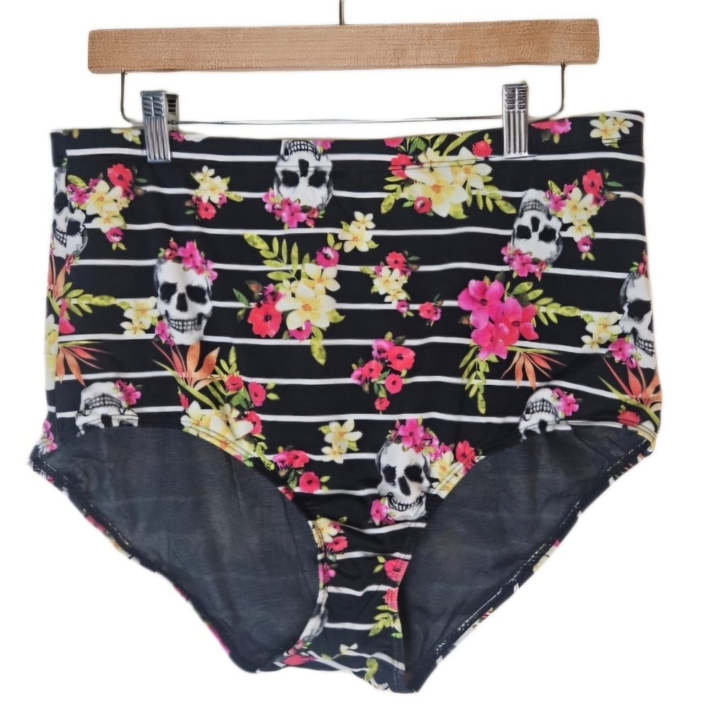 Torrid High Waisted Skull Stripe Tropical Bikini Bottom 2X Bottom Only Size 2